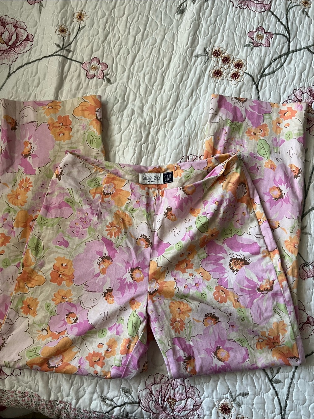 GAP Floral Women's Capris- Pink & Orange